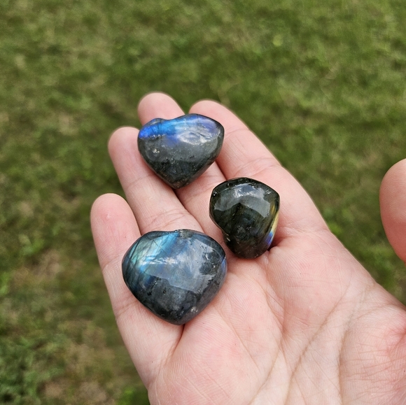 3 small labradorite hearts - Picture 2 of 3